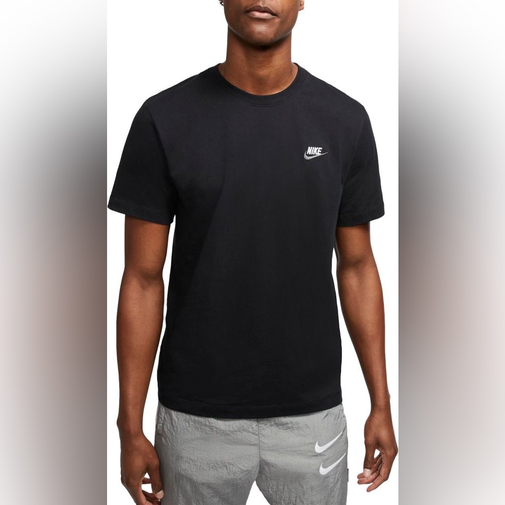 Nike Men's Sportswear Club T-Shirt
